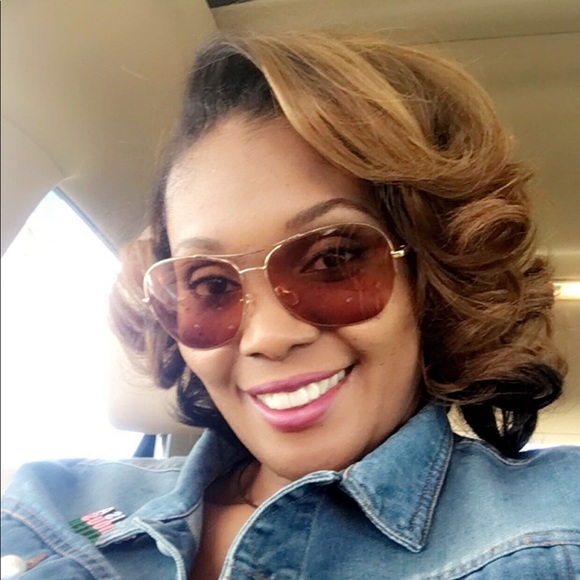 Meet your Posher - Picture 1 of 1